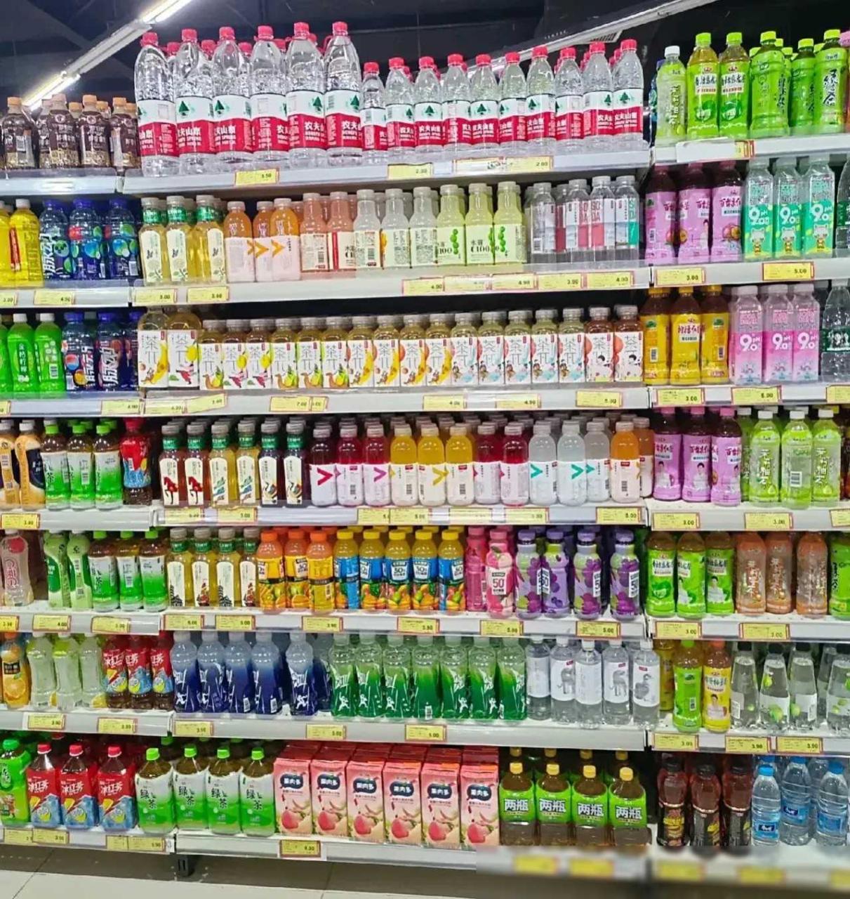 图片[5]-痛心！一箱又一箱农夫山泉被扔掉，网暴企业已经走入另一个极端！-项目网